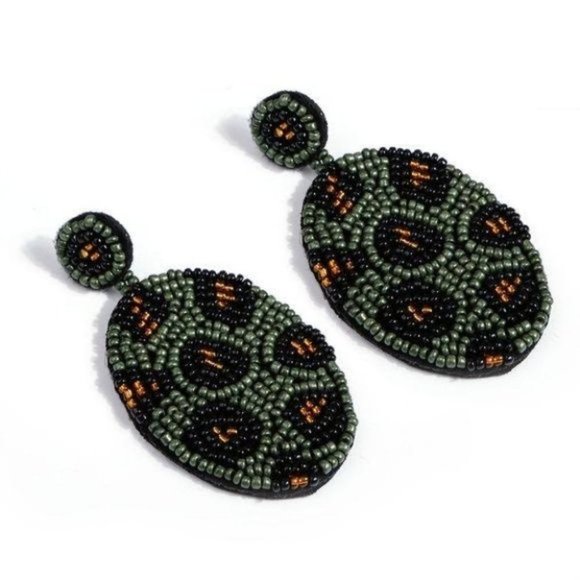 Leopard delicate beaded drop Earrings - Picture 2 of 9